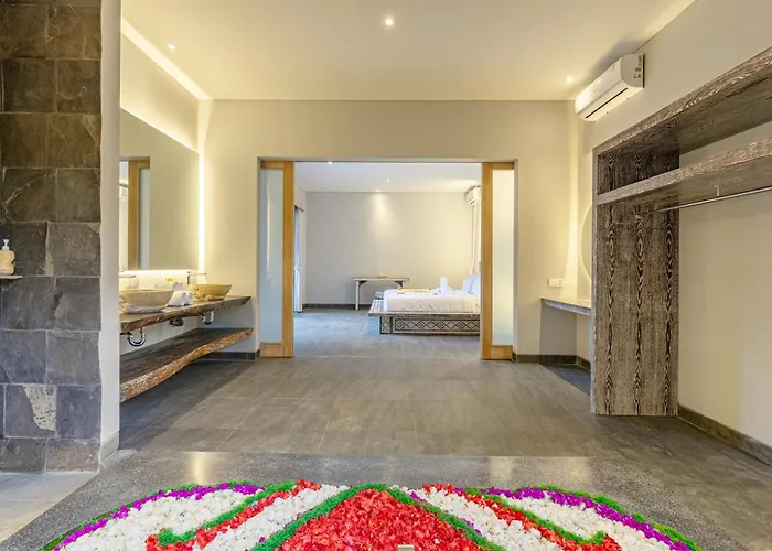 Brand New Luxury 3br Ethnic Ubud # 1 * Ubud